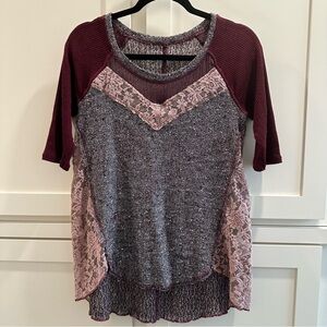 Urban Outfitters Burgundy Gray Pink Lace 1/2 Sleeve Top Women’s Sz Med